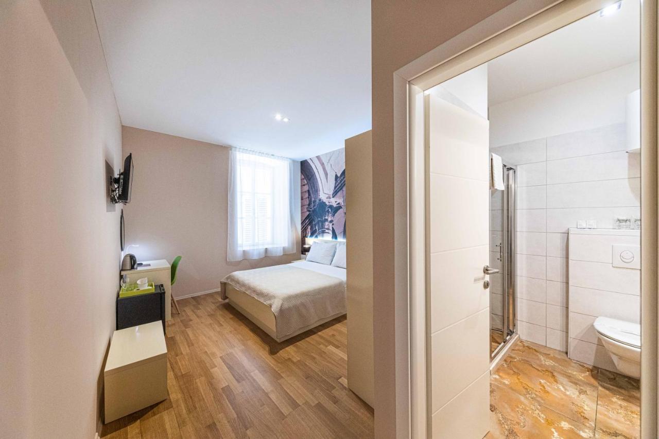 Pjaca City Rooms Split Exterior photo